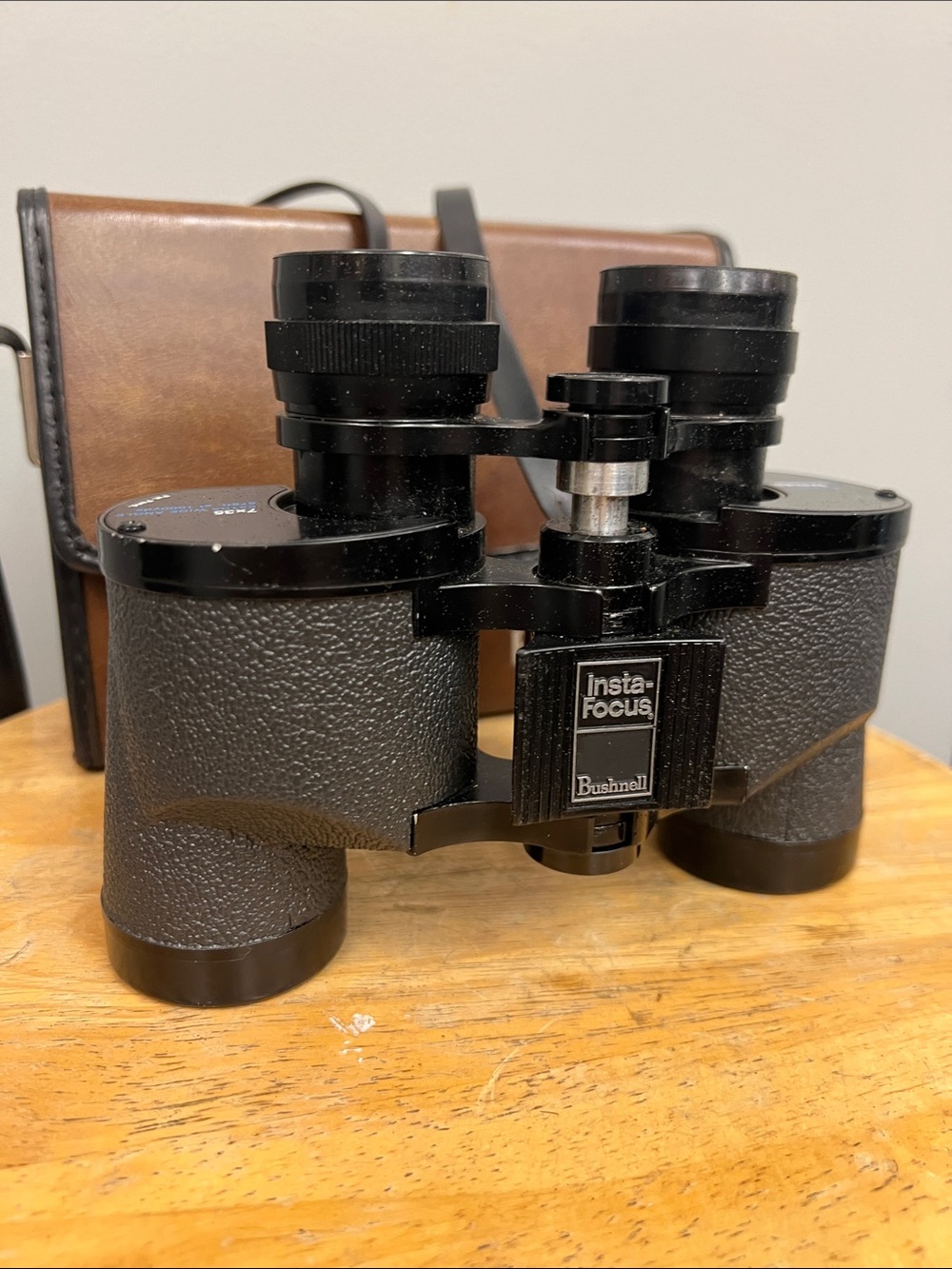Vintage Busnell Binoculars with Strap & Brown Leather Shoulder Bag Carrying Case